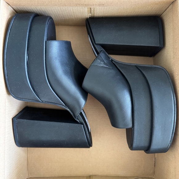 Steve Madden Shoes - Steve Madden Black Platform Heels